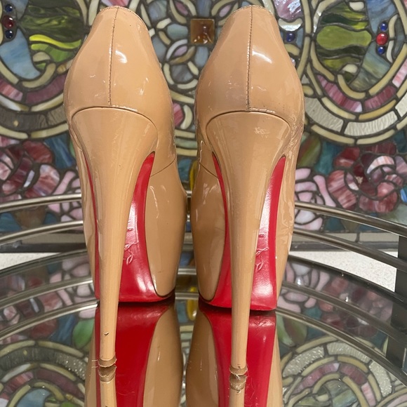 CLB highness patent leather nude/beige platform pumps 7 (6.5) 160’ - Picture 2 of 16